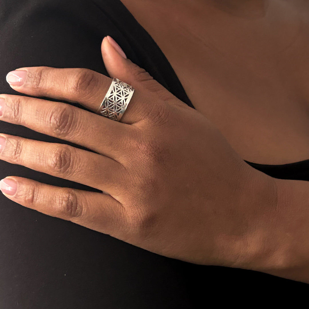 FLOWER OF LIFE BAND RING