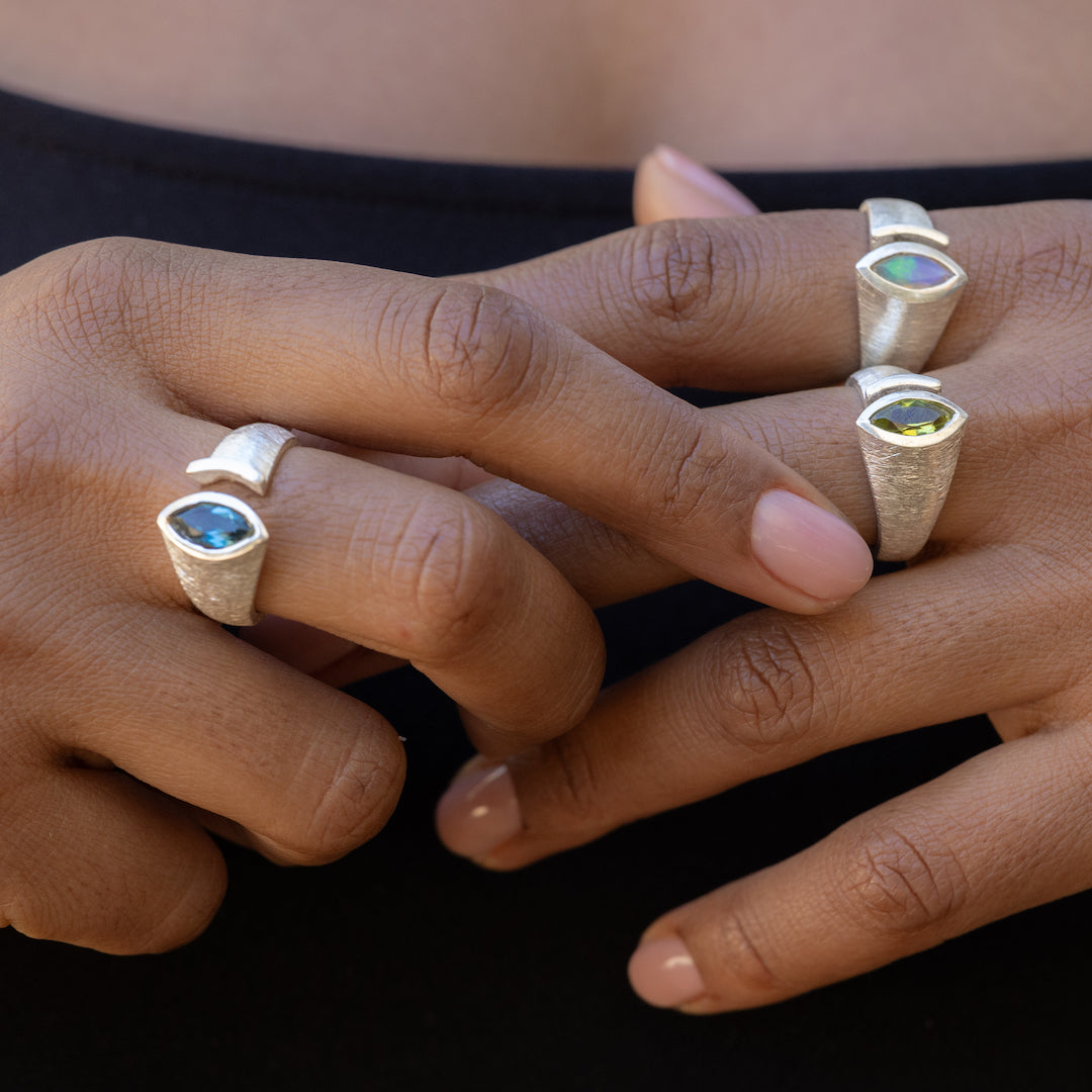 PERIDOT TOP RING