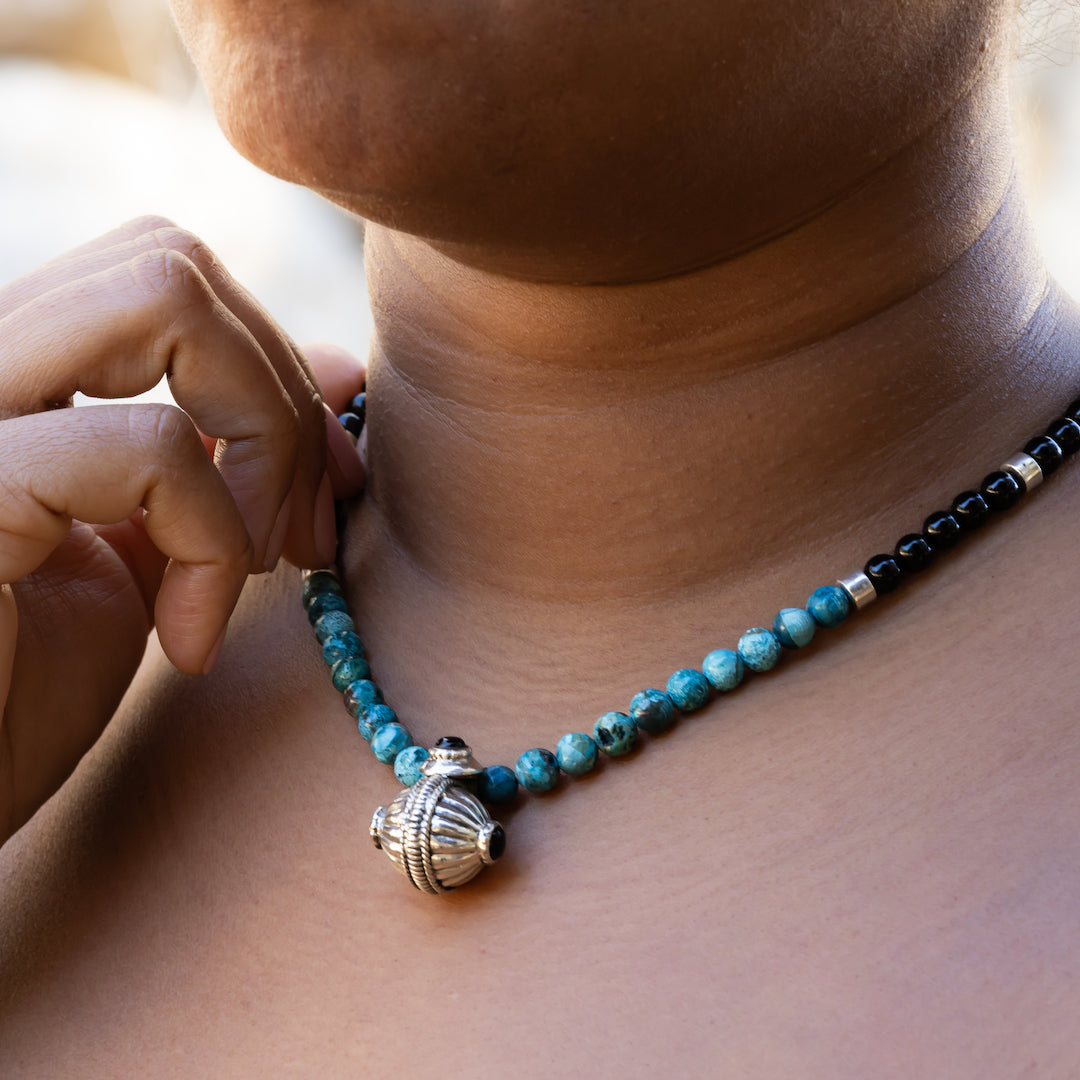 BLUE JASPER AND ONYX NECKLACE