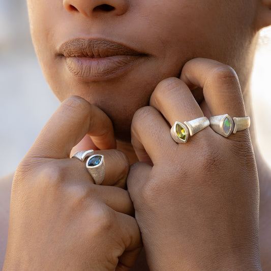 PERIDOT TOP RING
