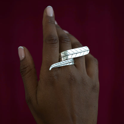 LONG FEATHER RING