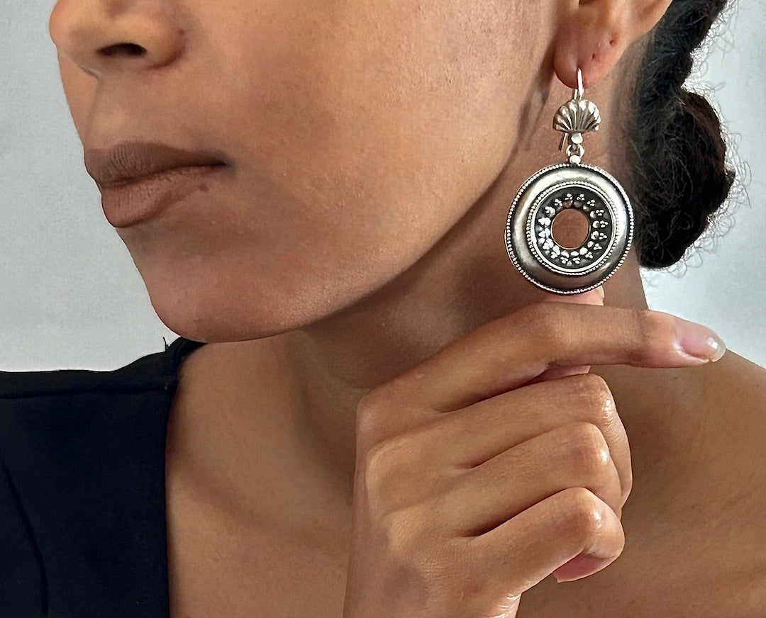 DANGLE SHELL AND SUN EARRINGS