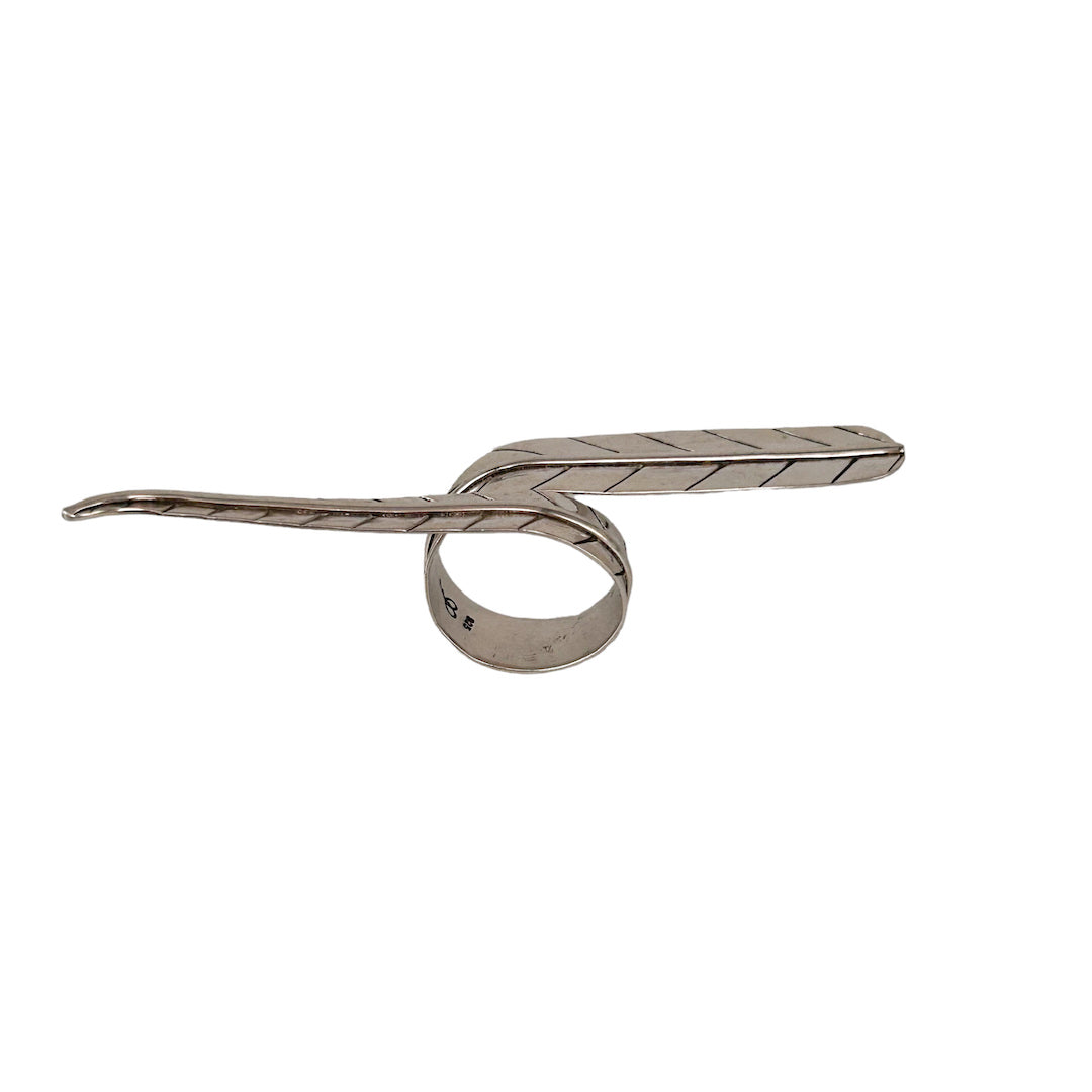 LONG FEATHER RING