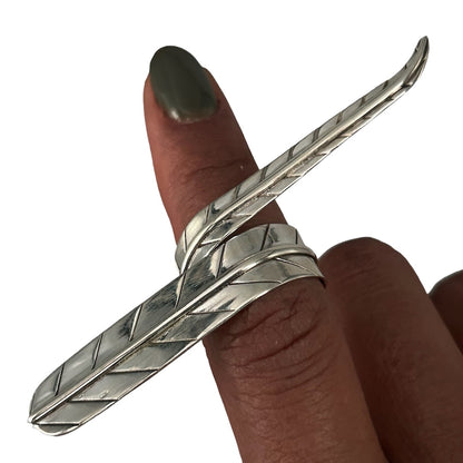 LONG FEATHER RING