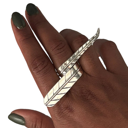 LONG FEATHER RING