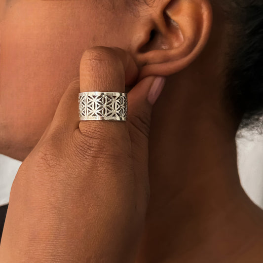 FLOWER OF LIFE BAND RING