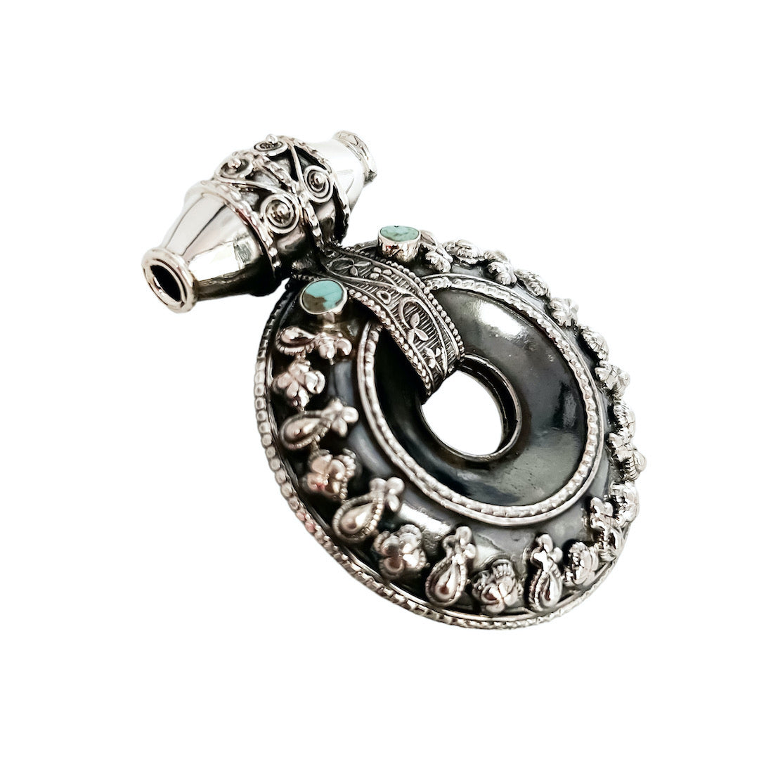 TRIBAL ROUND PENDANT