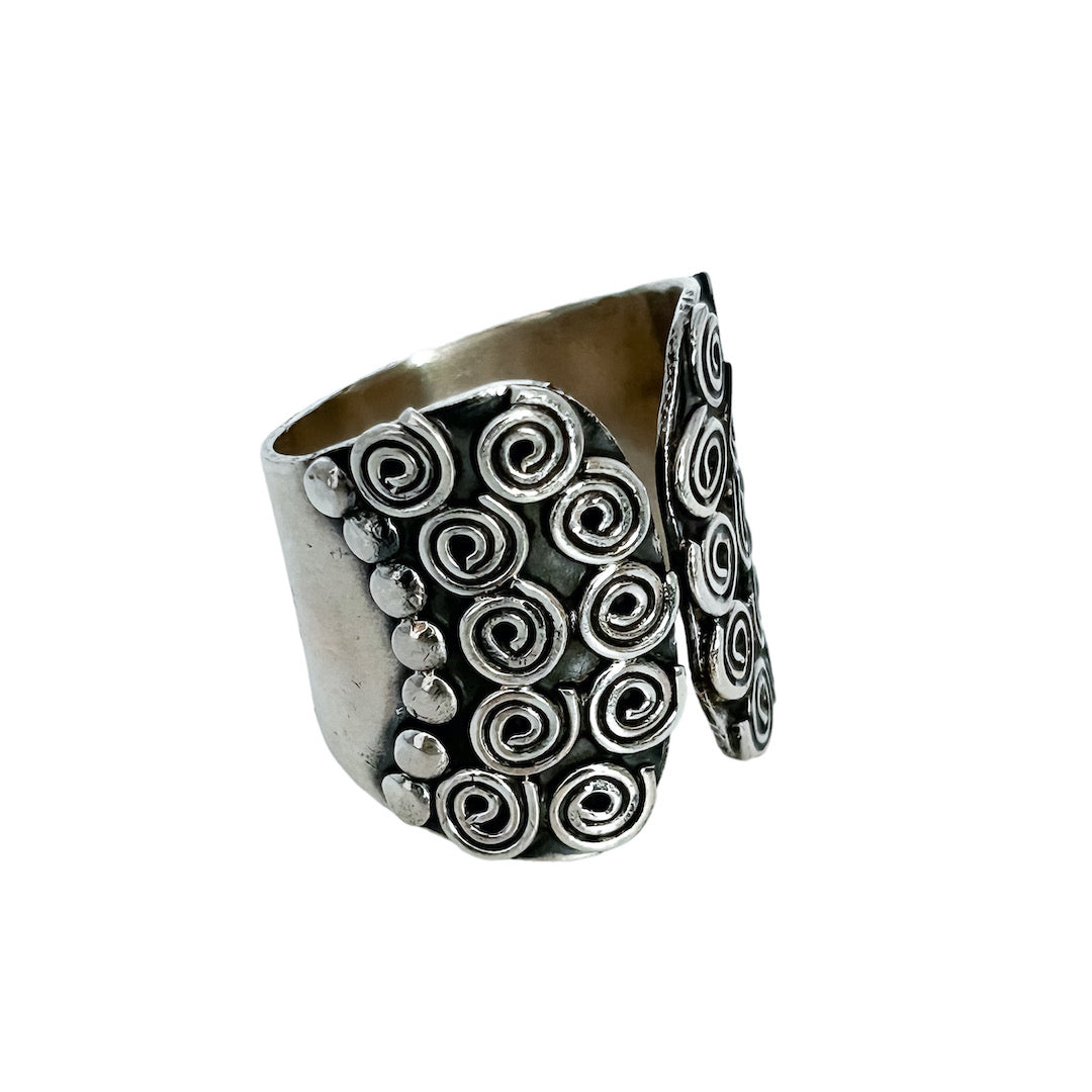LITTLE SPIRALS RING