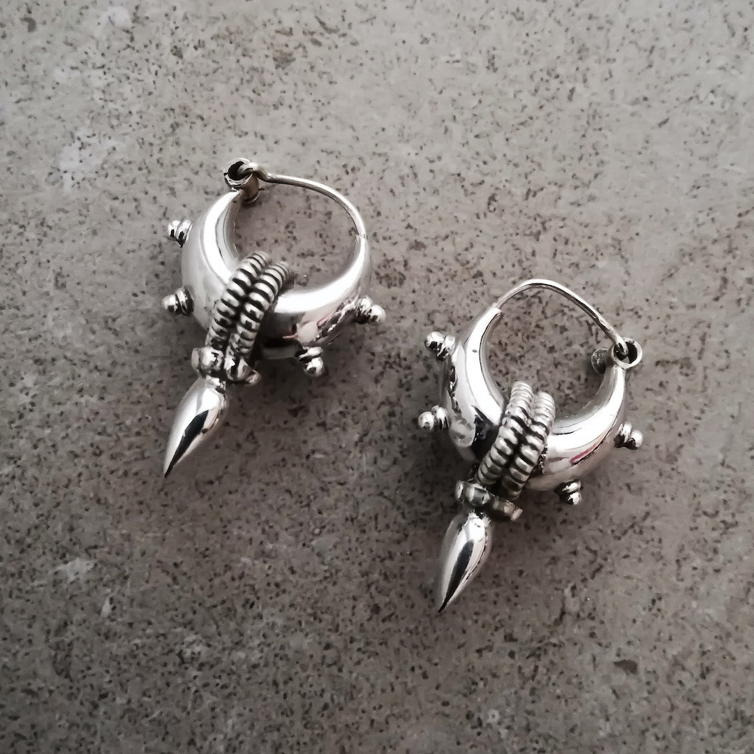 SMALL SPIKE HOOPS