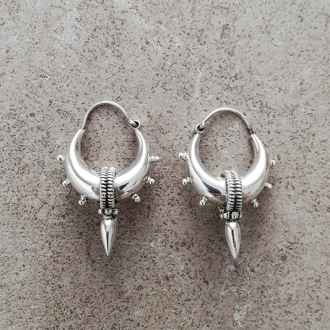 MEDIUM SPIKE HOOPS