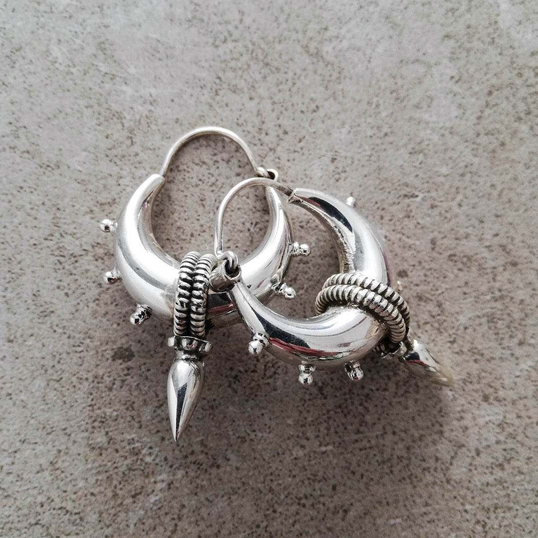 MEDIUM SPIKE HOOPS