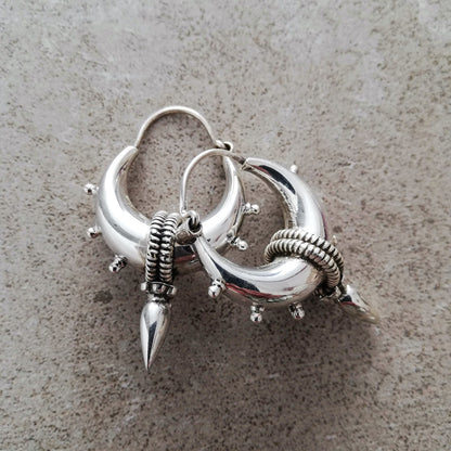 MEDIUM SPIKE HOOPS